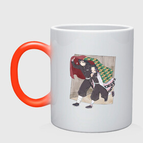 Кружка хамелеон с принтом Kimetsu no yaiba прячет под плащем в Ижевске, керамика | меняет цвет при нагревании, емкость 330 мл | Тематика изображения на принте: demon slayer | kimetsu no yaiba | kocho shinobu | nezuko | shinobu | slayer | tanjiro | zenitsu | гию томиока | зенитсу | зенитцу | зеницу | иноске хашибира | клинок рассекающий демонов | незуко | танджиро | шинобу кочо